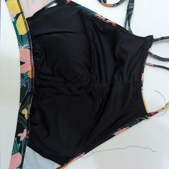 Halter style Bikini top tropical flowers size M padded - Picture 4 of 6